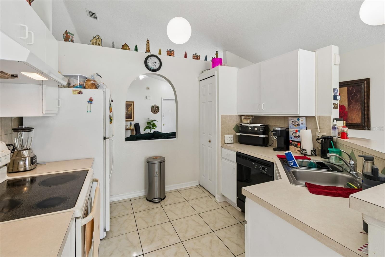 5936 LAKE FRONT DR — photo 15