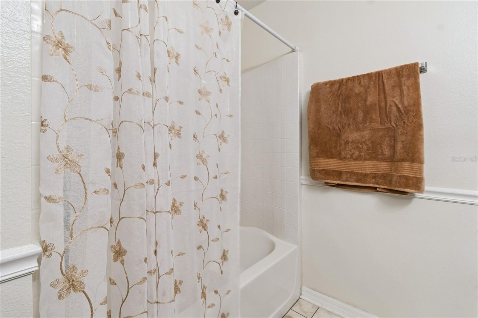 5936 LAKE FRONT DR — photo 32