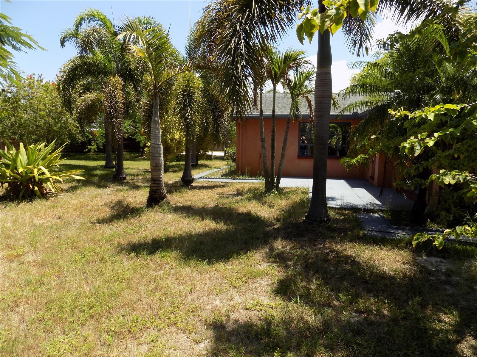 3849 EDGEMONT DR — photo 32