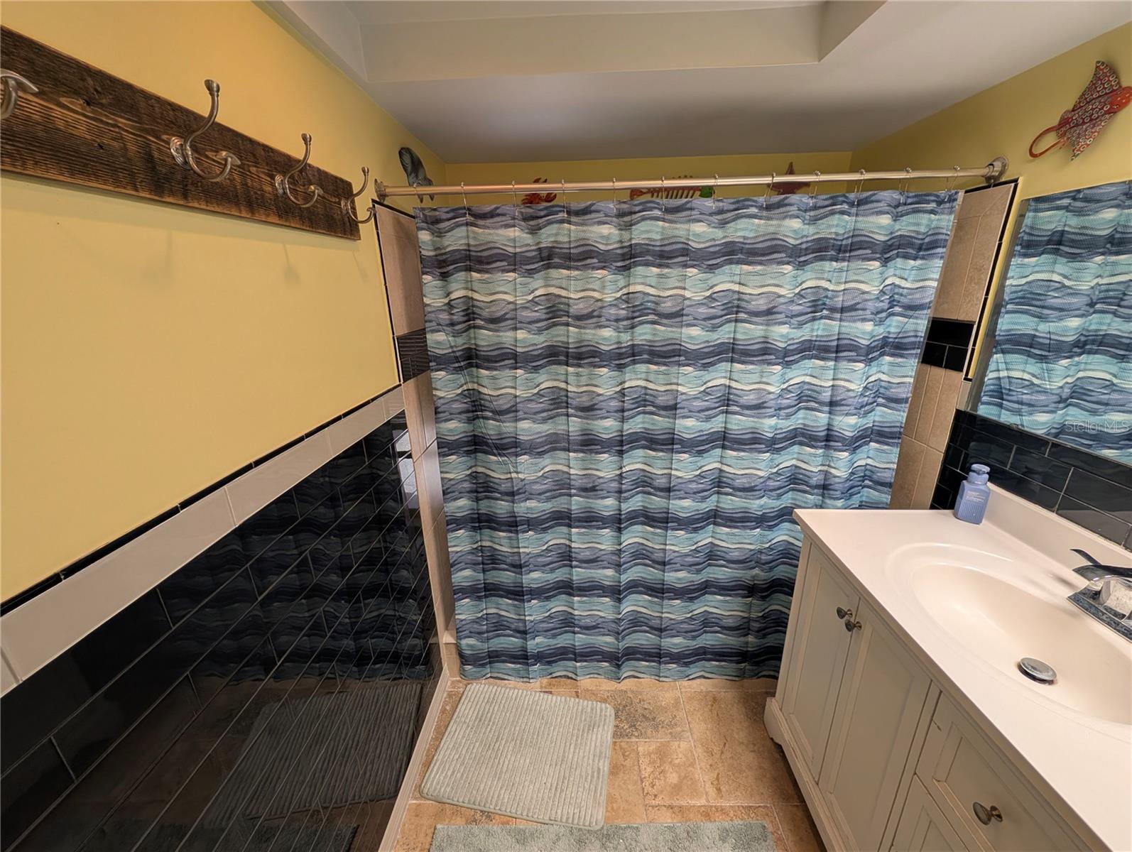 3849 EDGEMONT DR — photo 26