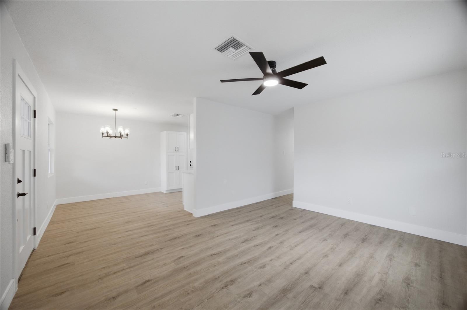 1333 OVERLEA ST — photo 11
