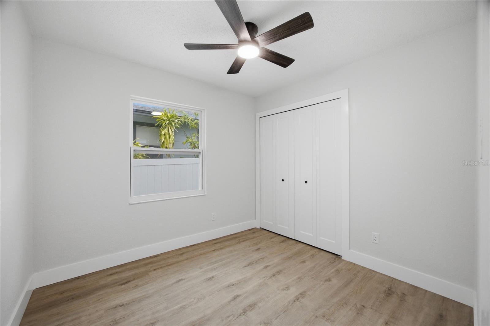1333 OVERLEA ST — photo 12