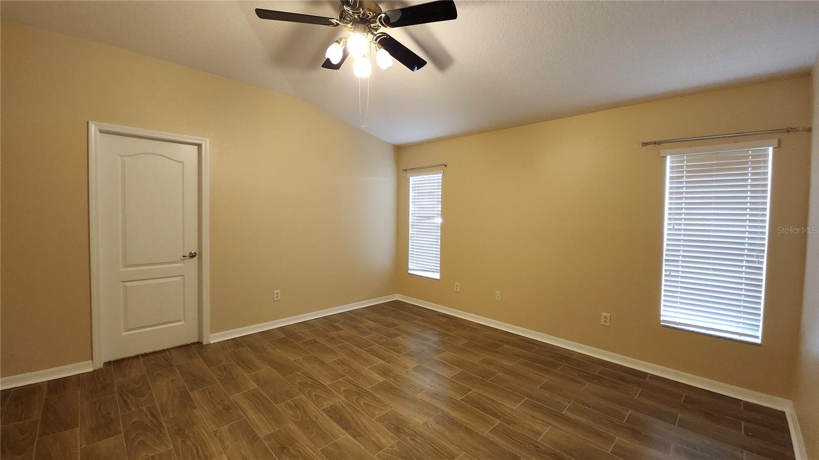 7955 CARRIAGE POINTE DR — photo 12