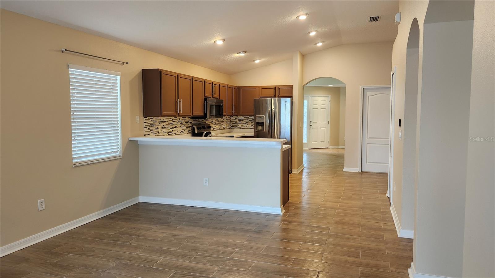 7955 CARRIAGE POINTE DR — photo 4