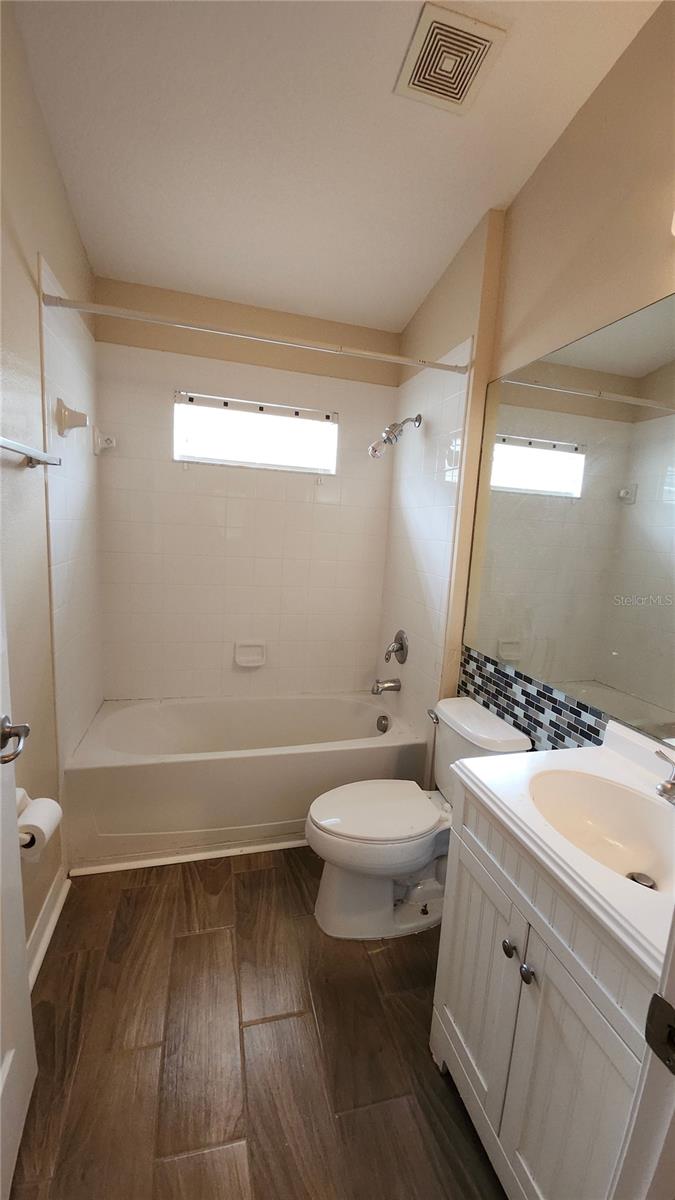 7955 CARRIAGE POINTE DR — photo 10