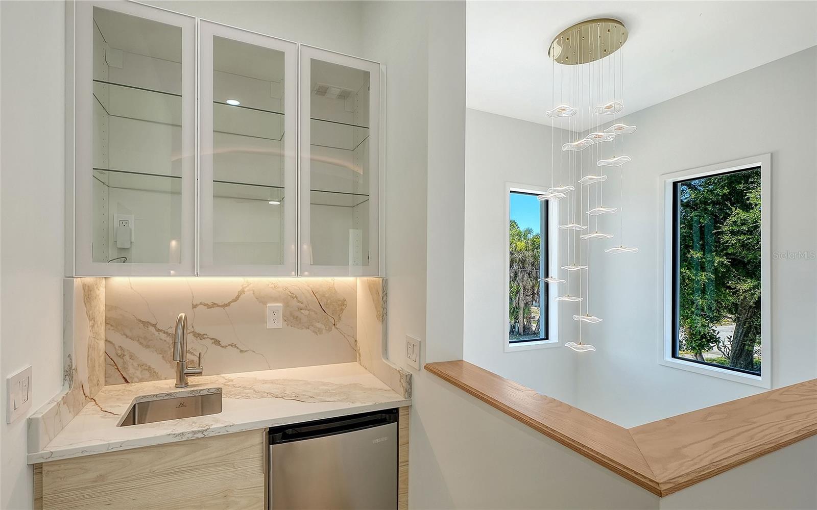 2483 BAY ST — photo 31