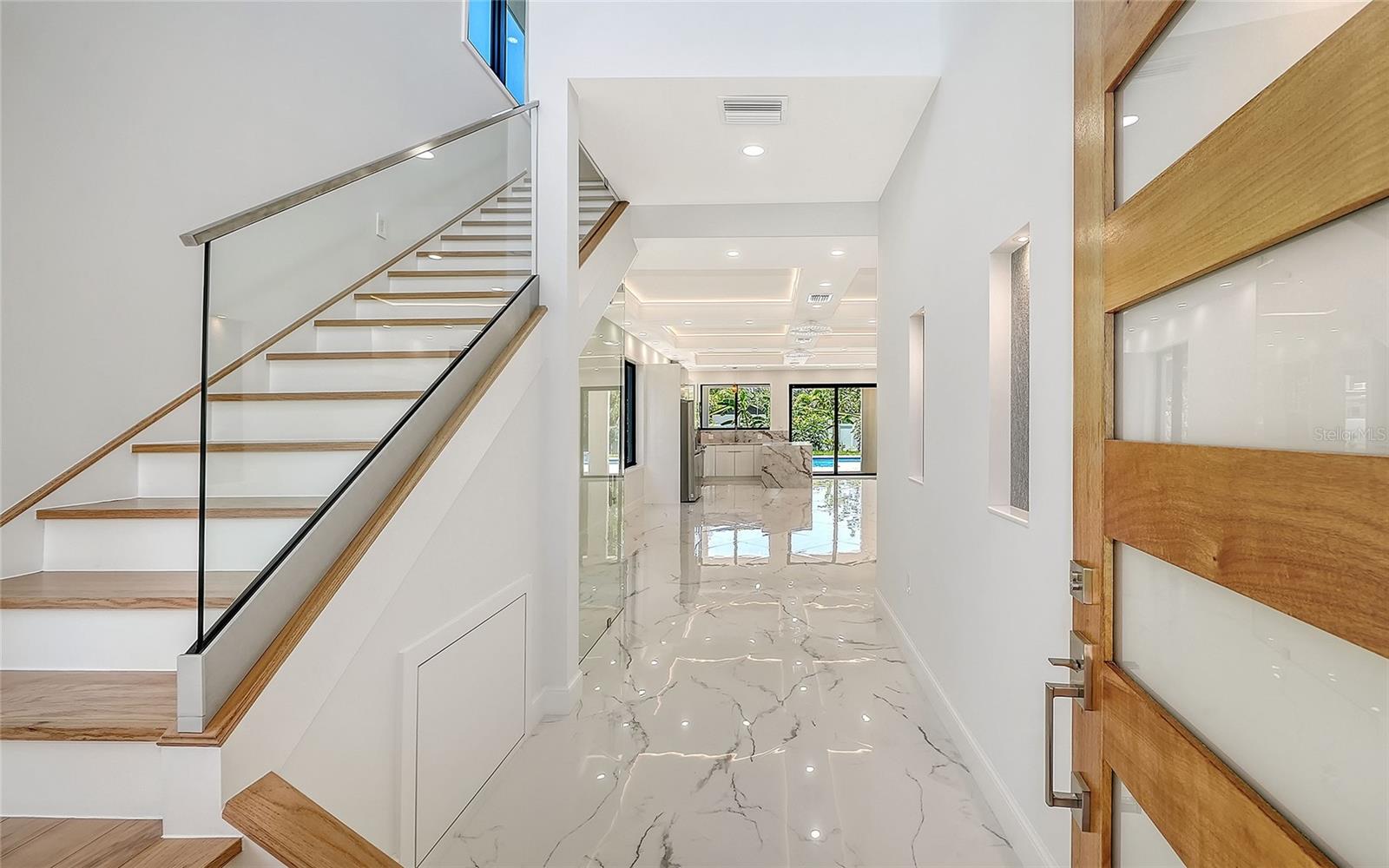2483 BAY ST — photo 7