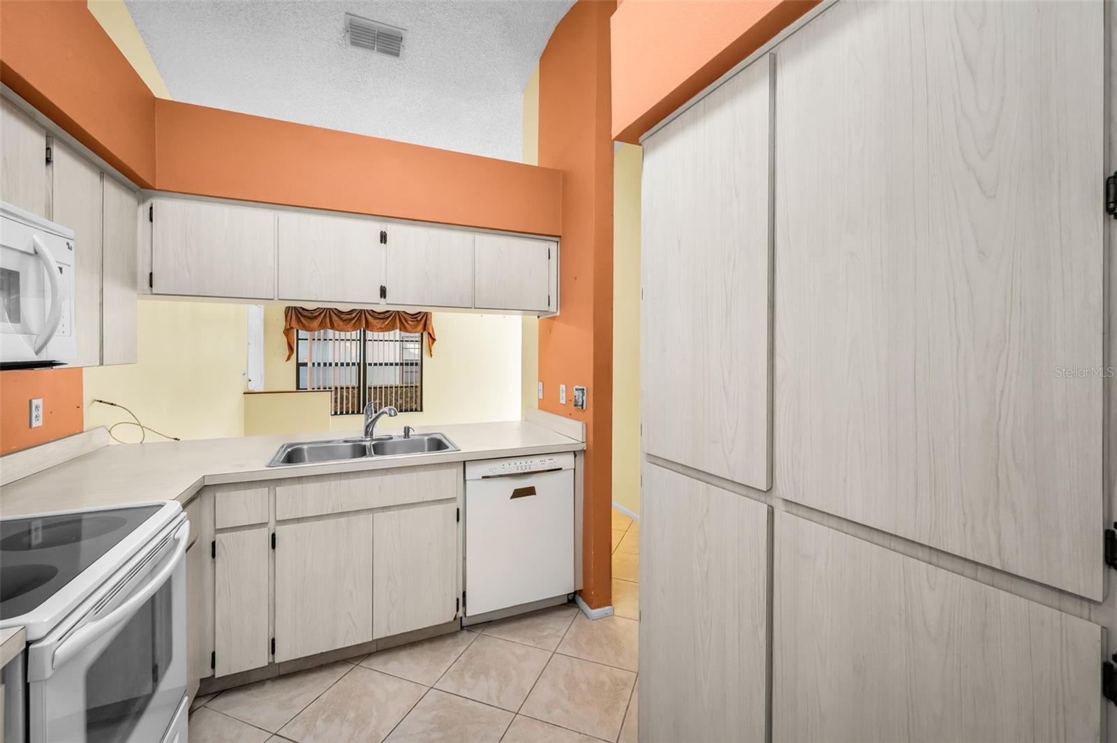 3500 MAGNOLIA RIDGE CIR #405 — photo 11