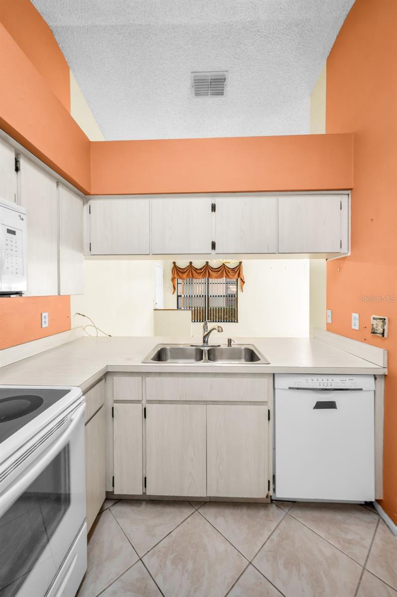 3500 MAGNOLIA RIDGE CIR #405 — photo 12