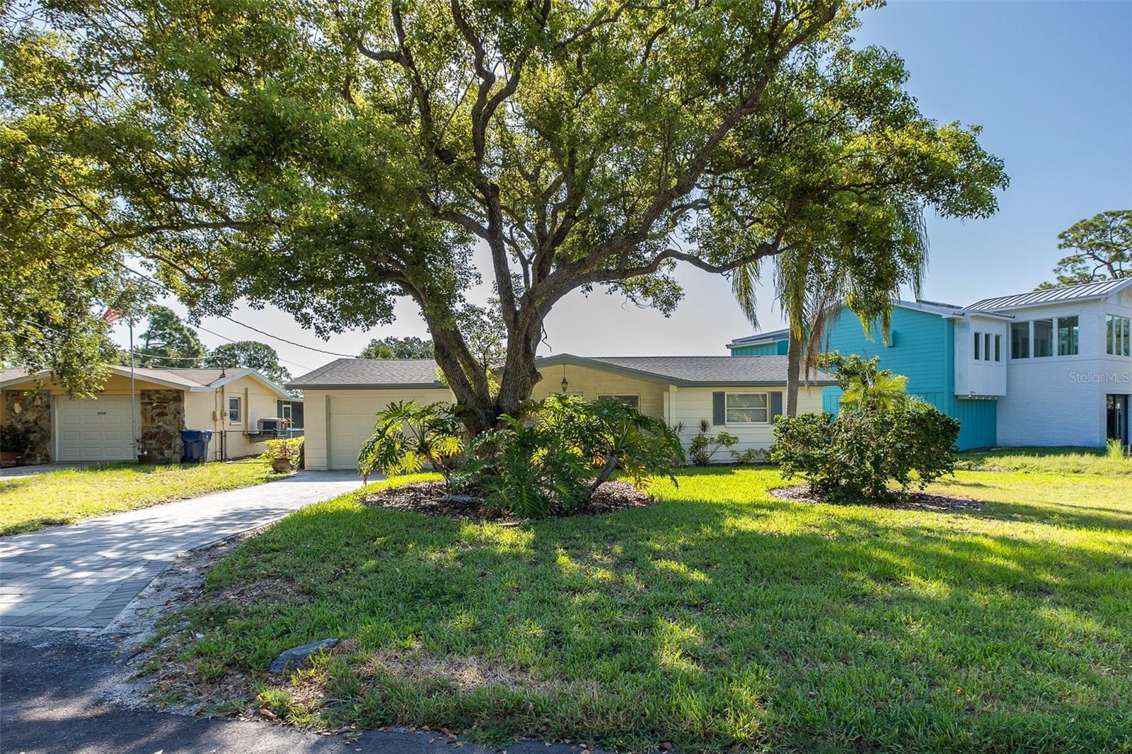 3318 PINEVIEW DR — photo 45