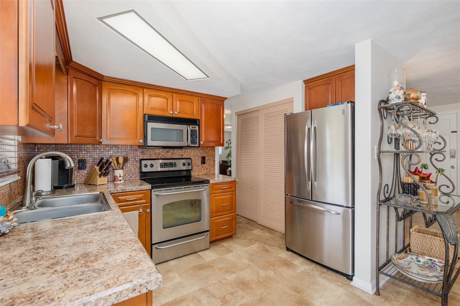 3318 PINEVIEW DR — photo 19