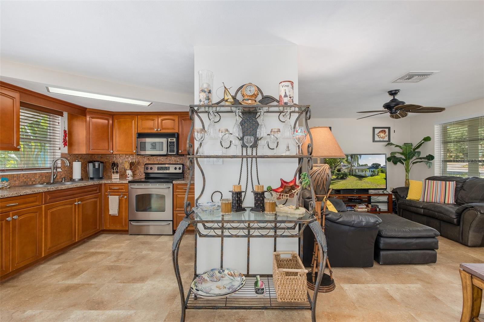3318 PINEVIEW DR — photo 20
