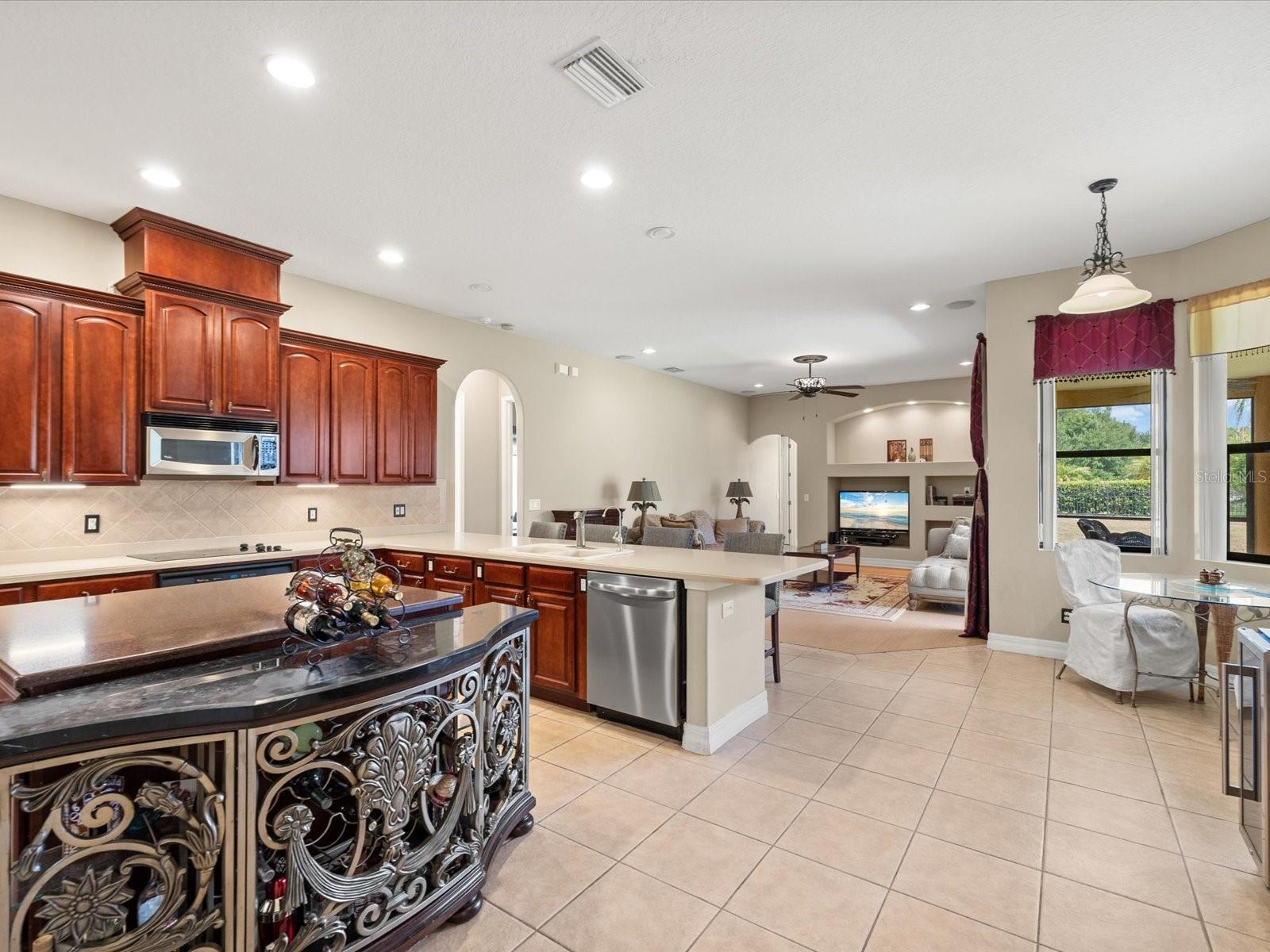 3708 MARBURY CT — photo 2