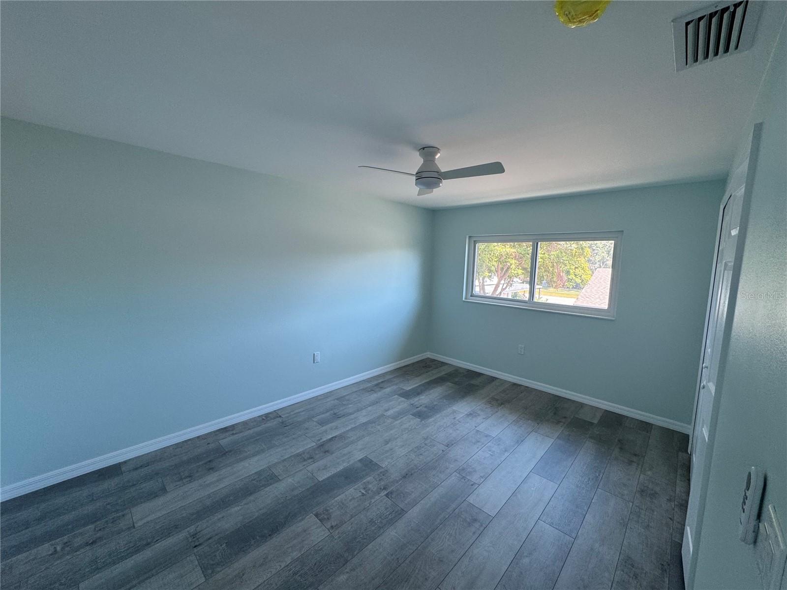 1258 BARBARA DR #202 — photo 3