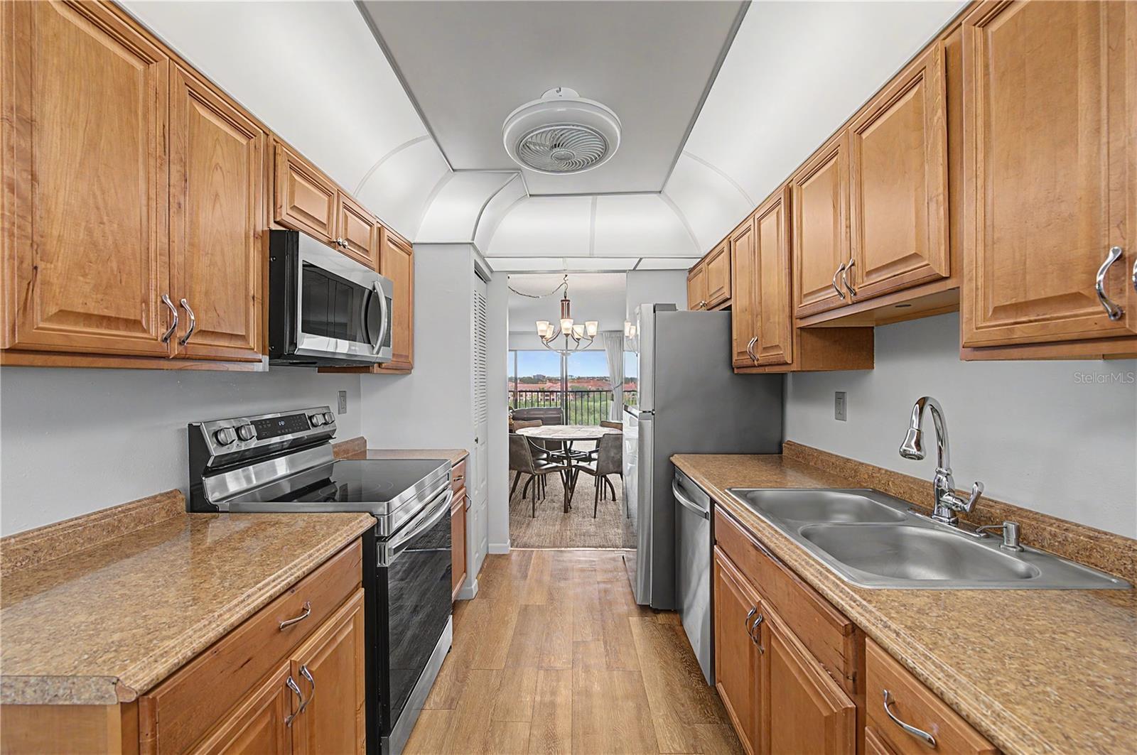 3300 COVE CAY DR #7D — photo 7