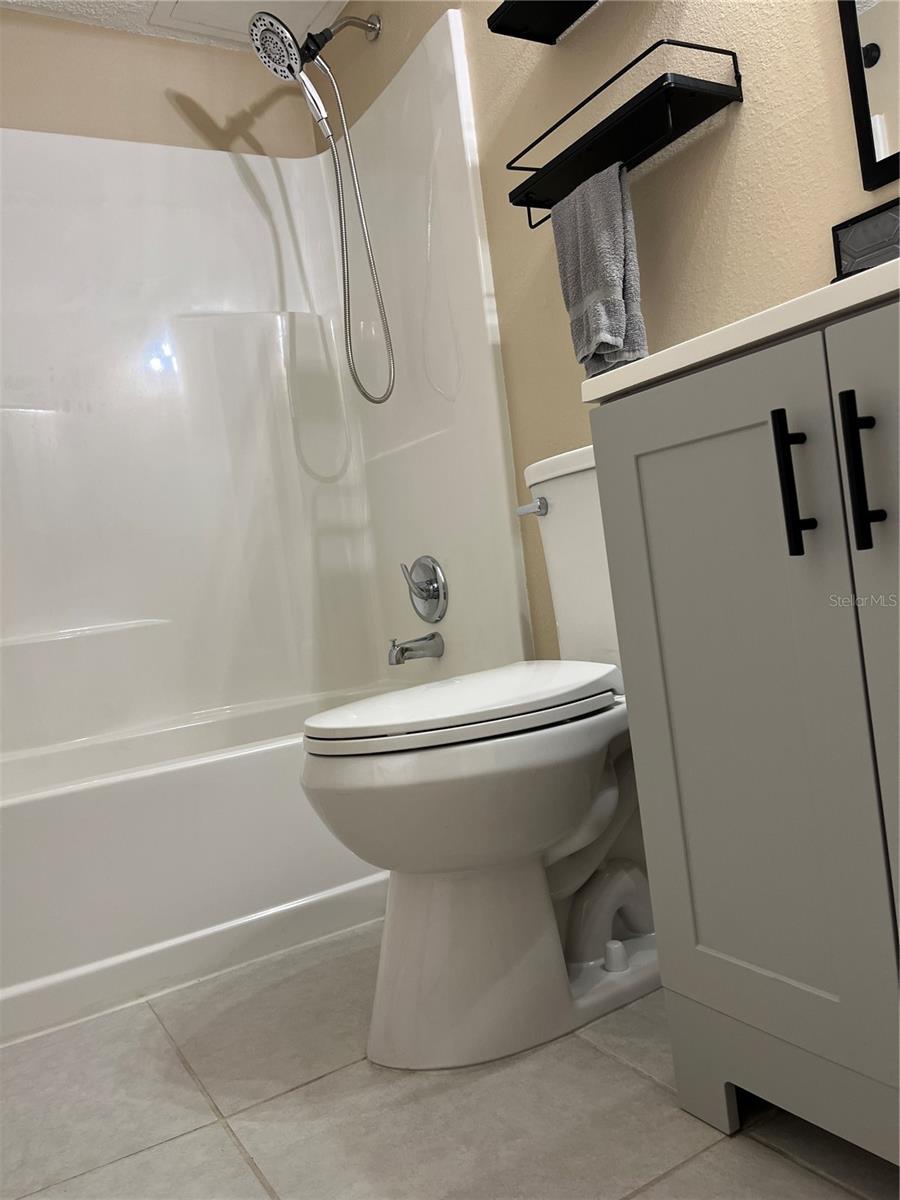 211 THORN TREE PL — photo 25