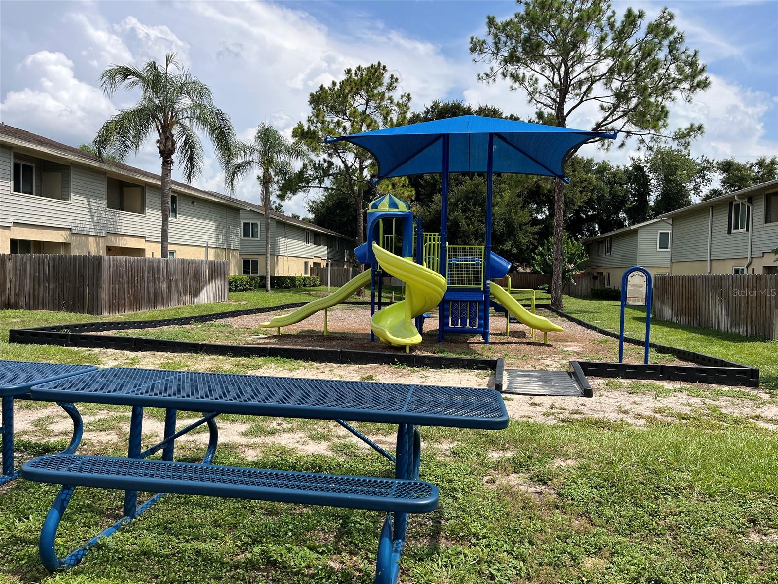 211 THORN TREE PL — photo 38