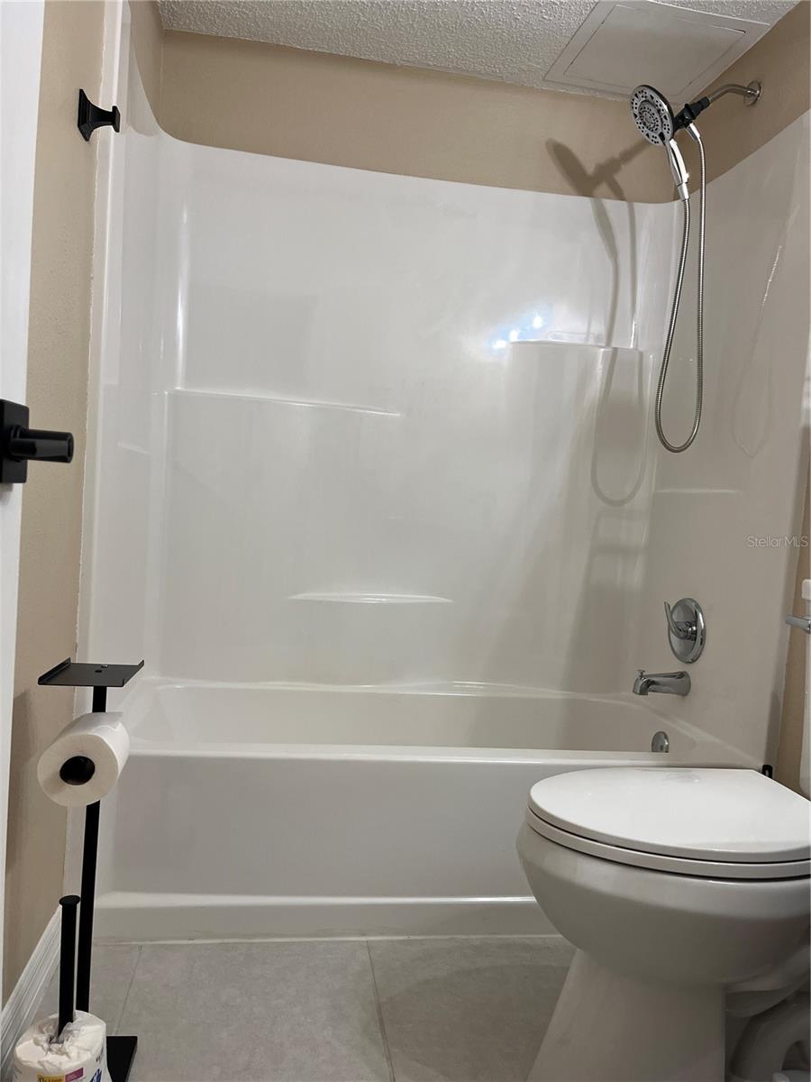 211 THORN TREE PL — photo 26