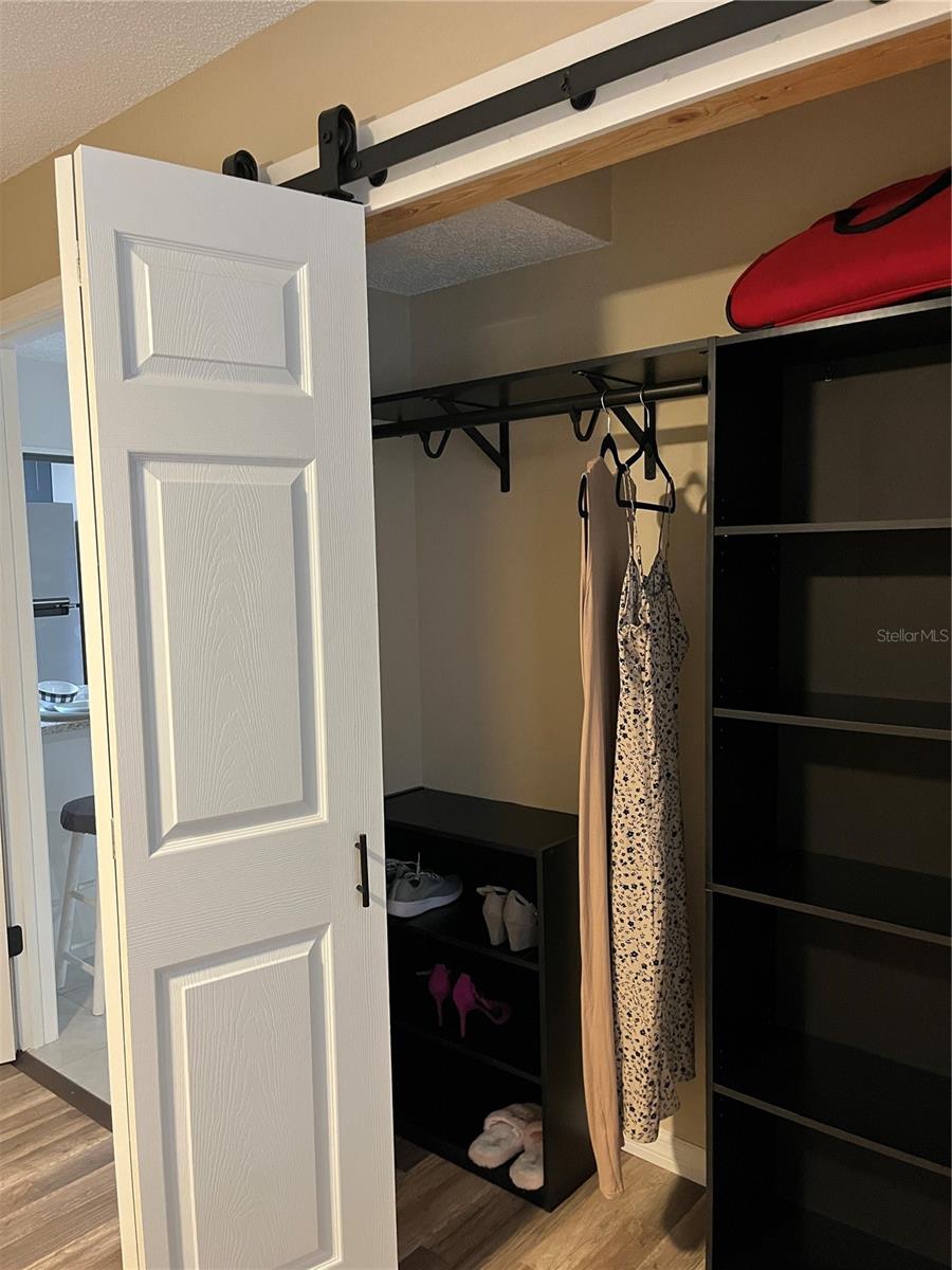 211 THORN TREE PL — photo 24