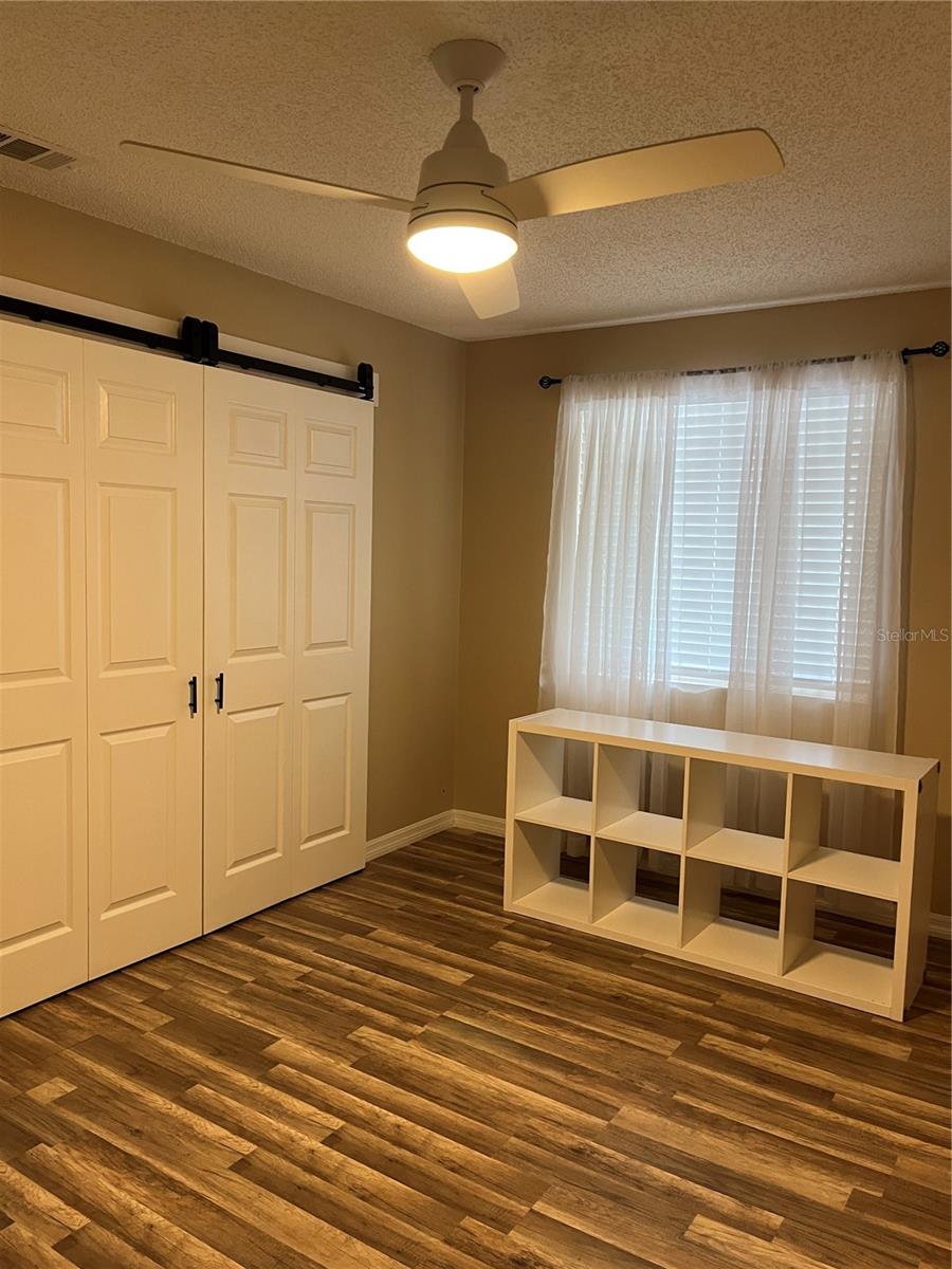 211 THORN TREE PL — photo 16