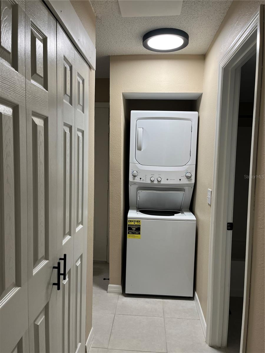 211 THORN TREE PL — photo 30