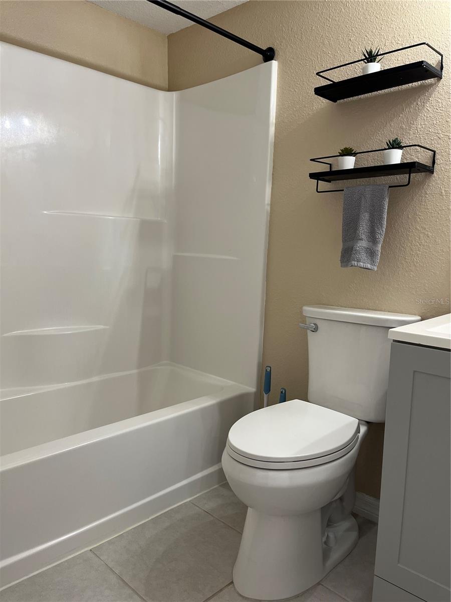 211 THORN TREE PL — photo 31