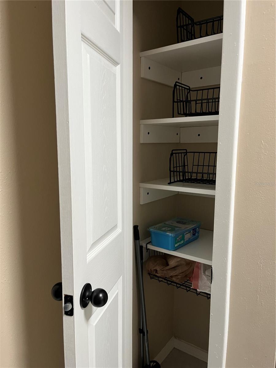 211 THORN TREE PL — photo 13