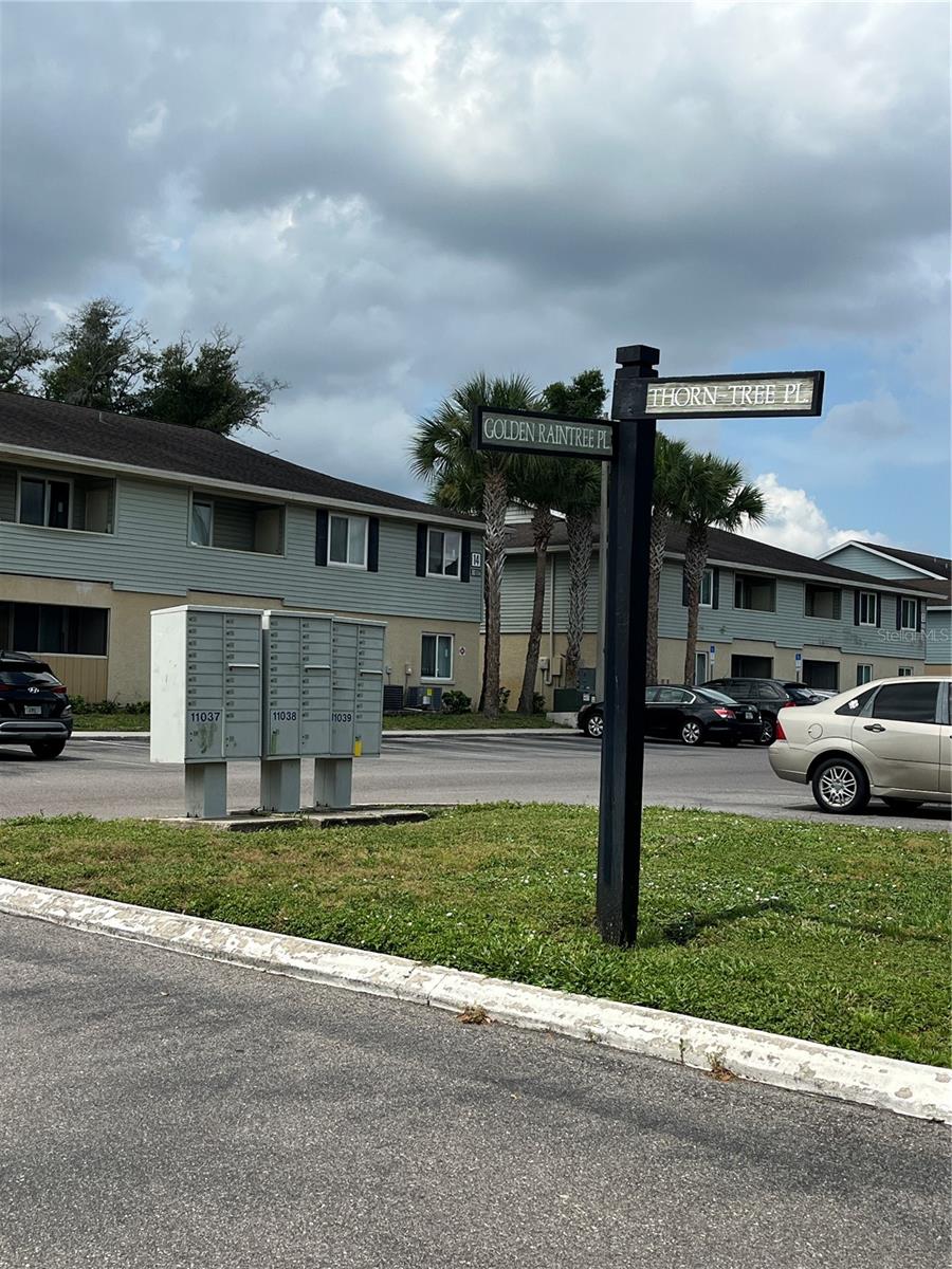211 THORN TREE PL — photo 37