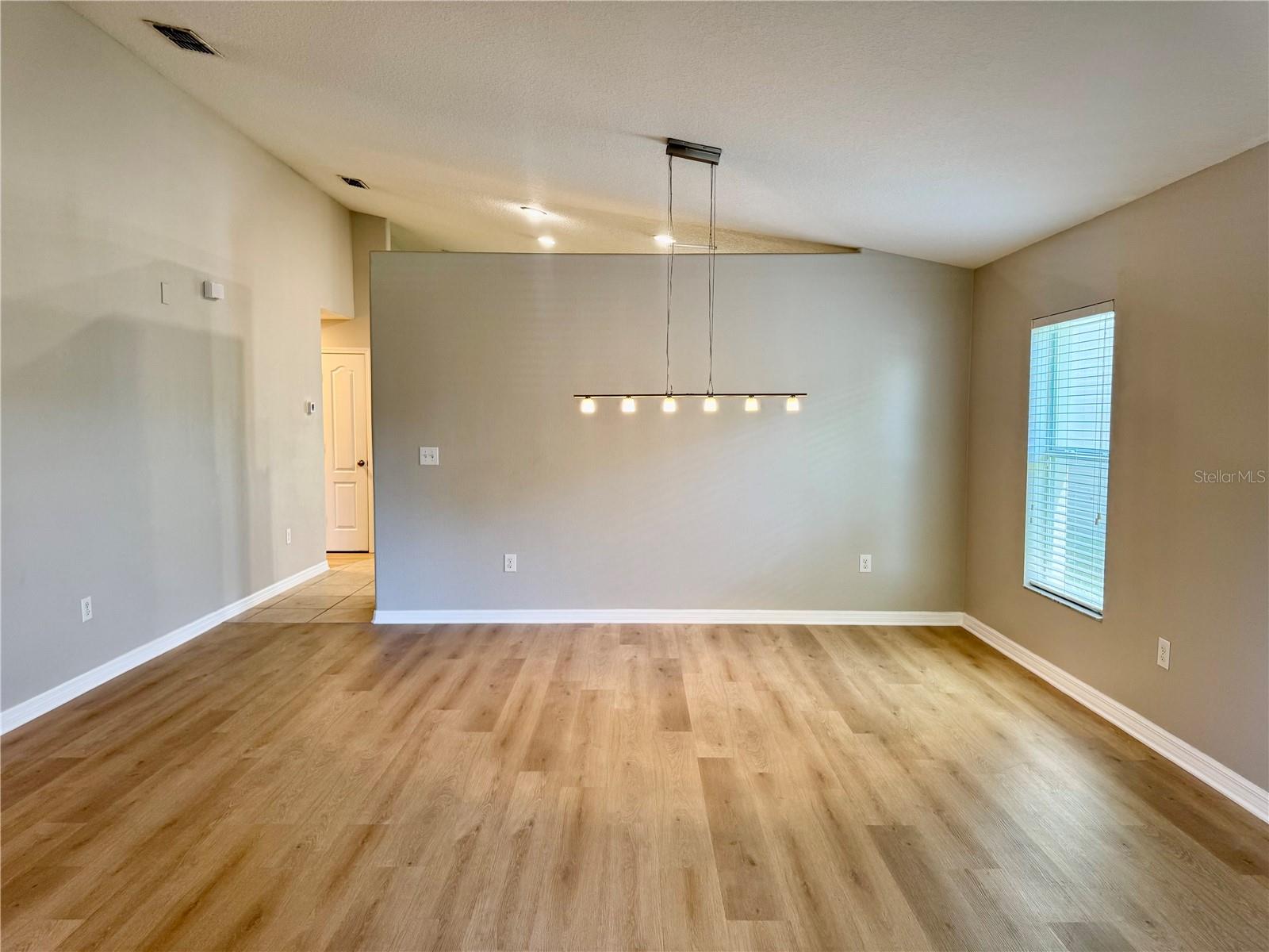 10405 SUMMER AZURE DR — photo 4
