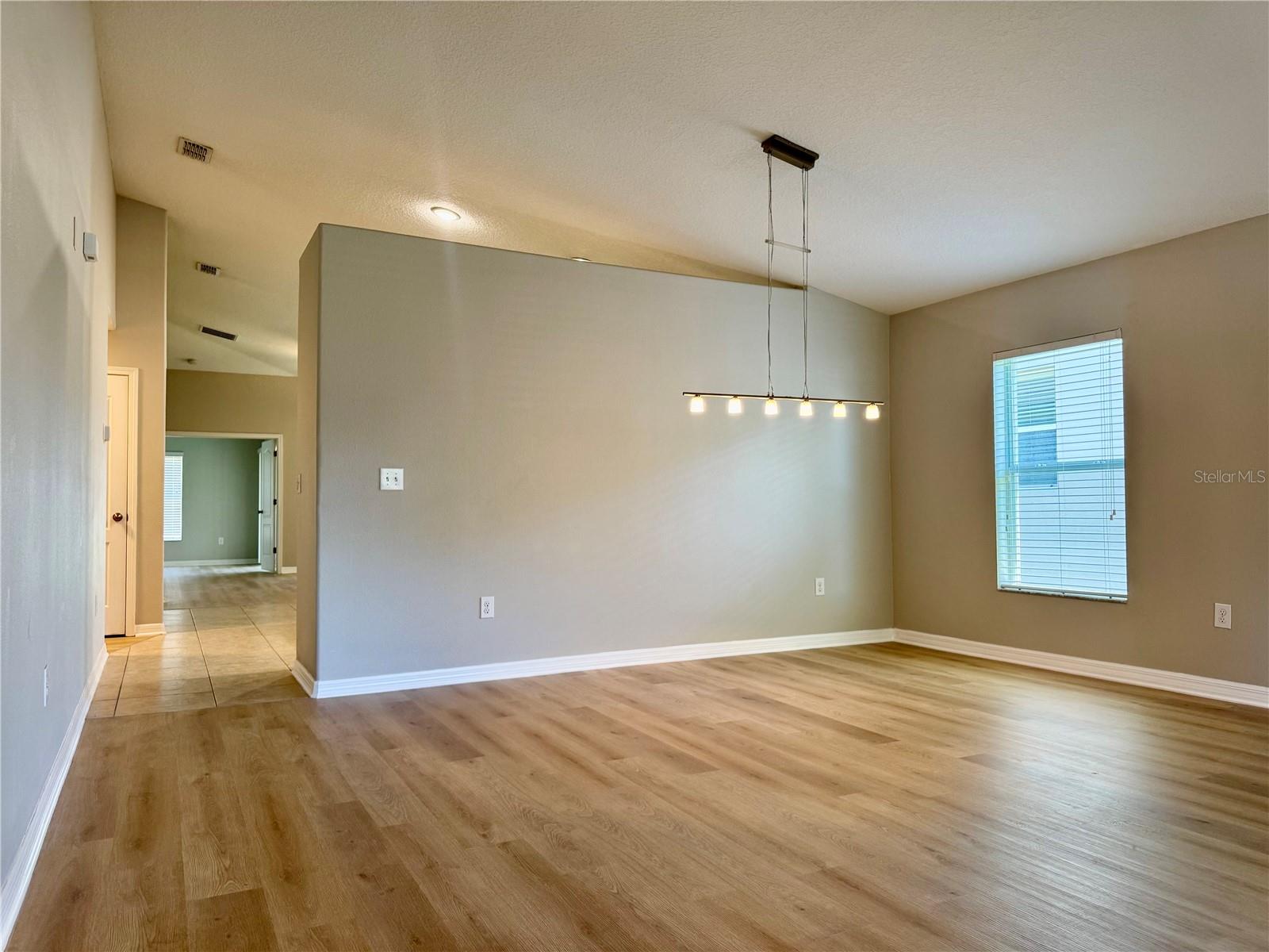 10405 SUMMER AZURE DR — photo 3