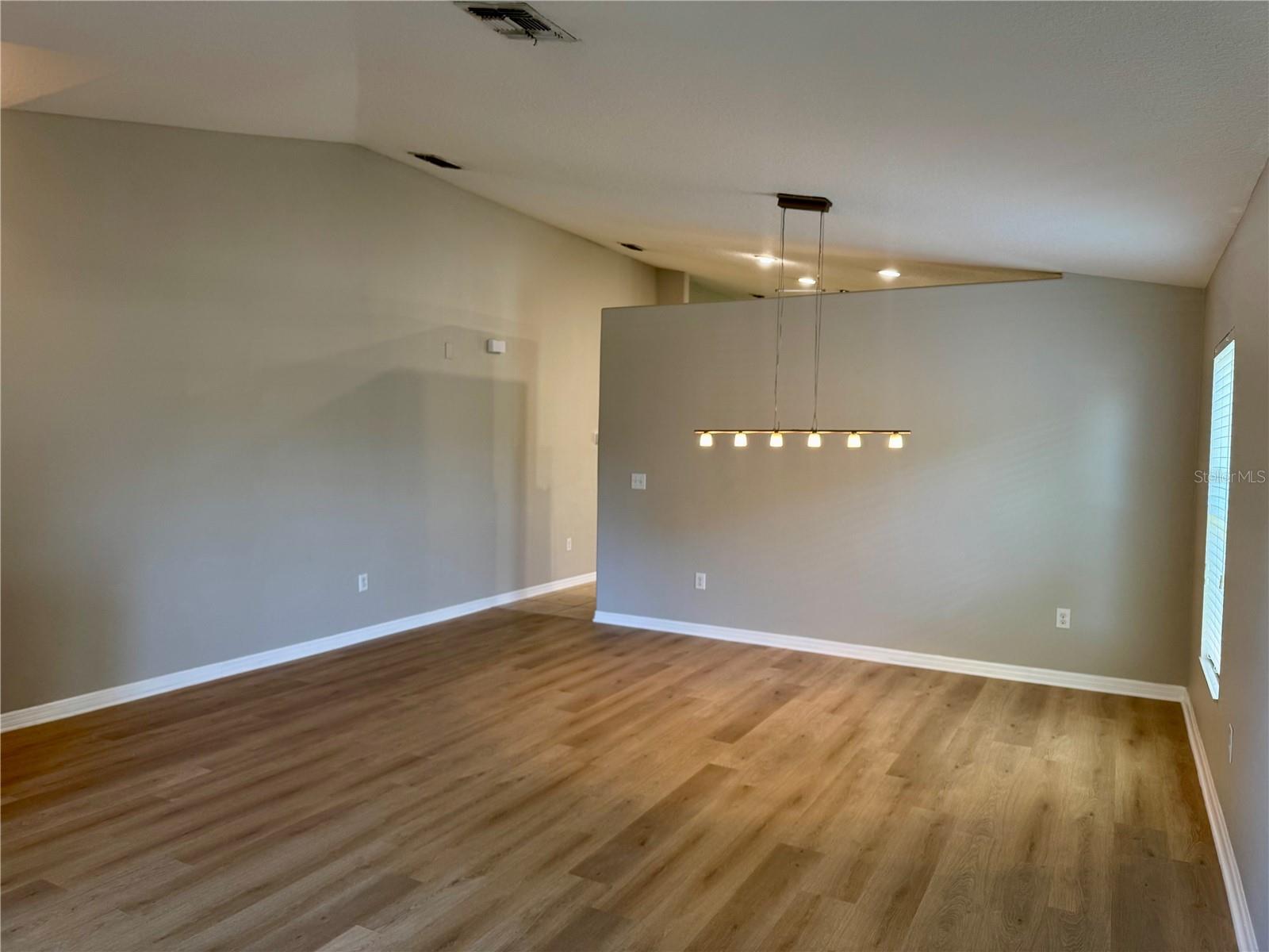 10405 SUMMER AZURE DR — photo 5
