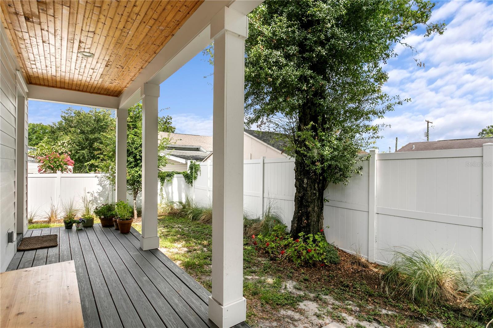 213 W ELM ST — photo 40
