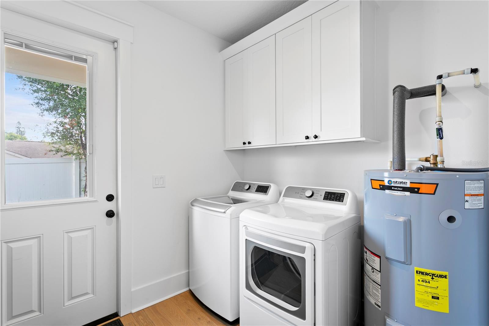 213 W ELM ST — photo 39