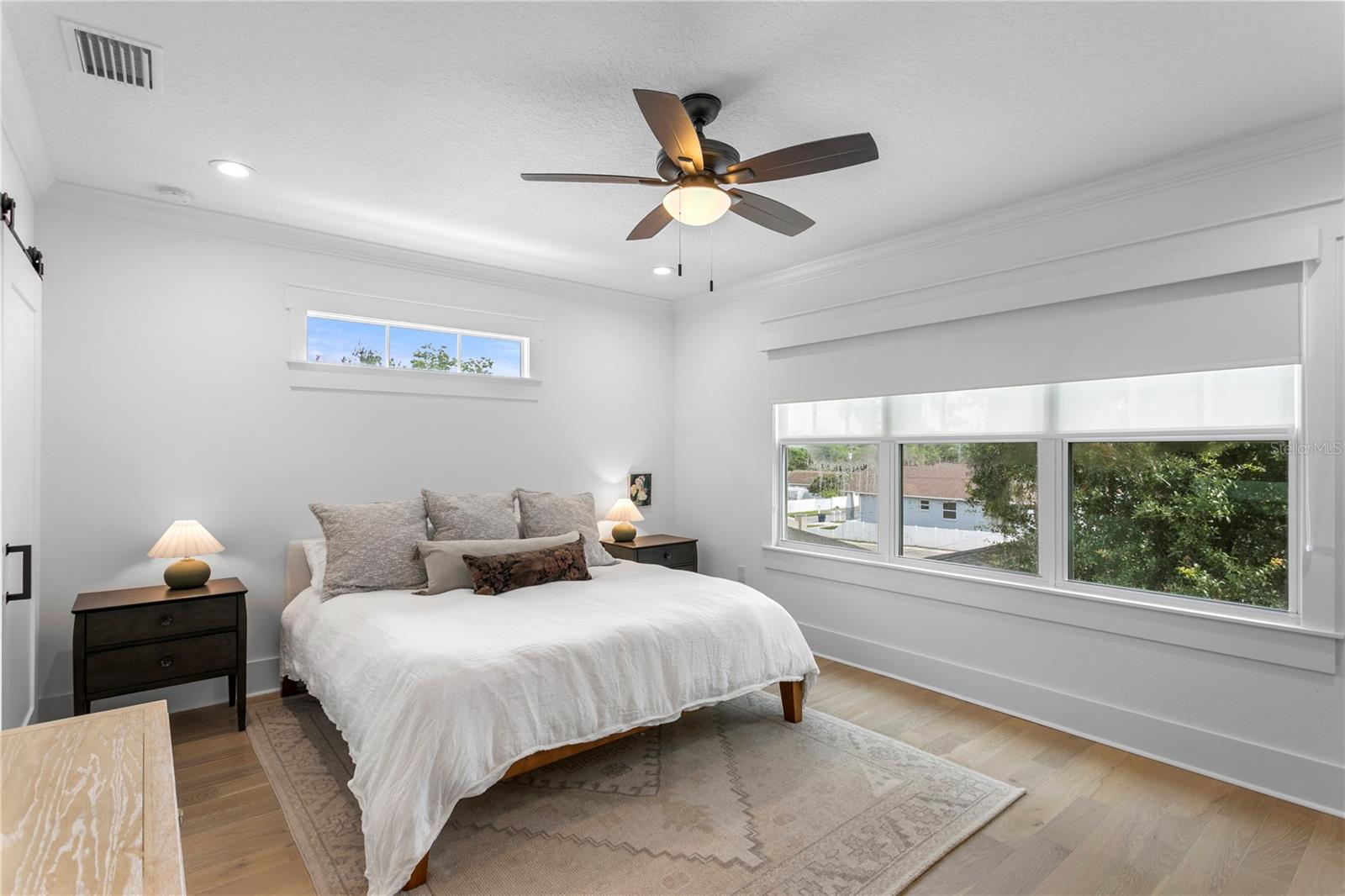 213 W ELM ST — photo 24