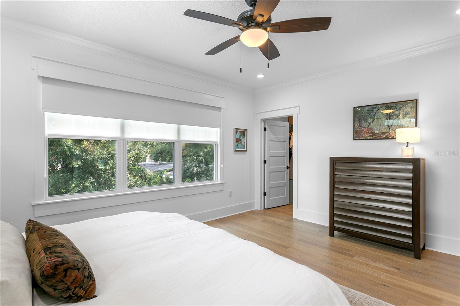 213 W ELM ST — photo 26