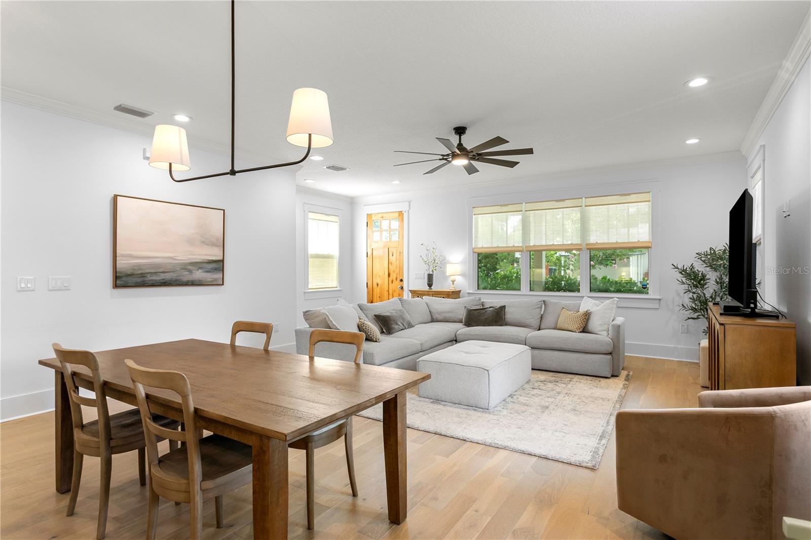 213 W ELM ST — photo 12