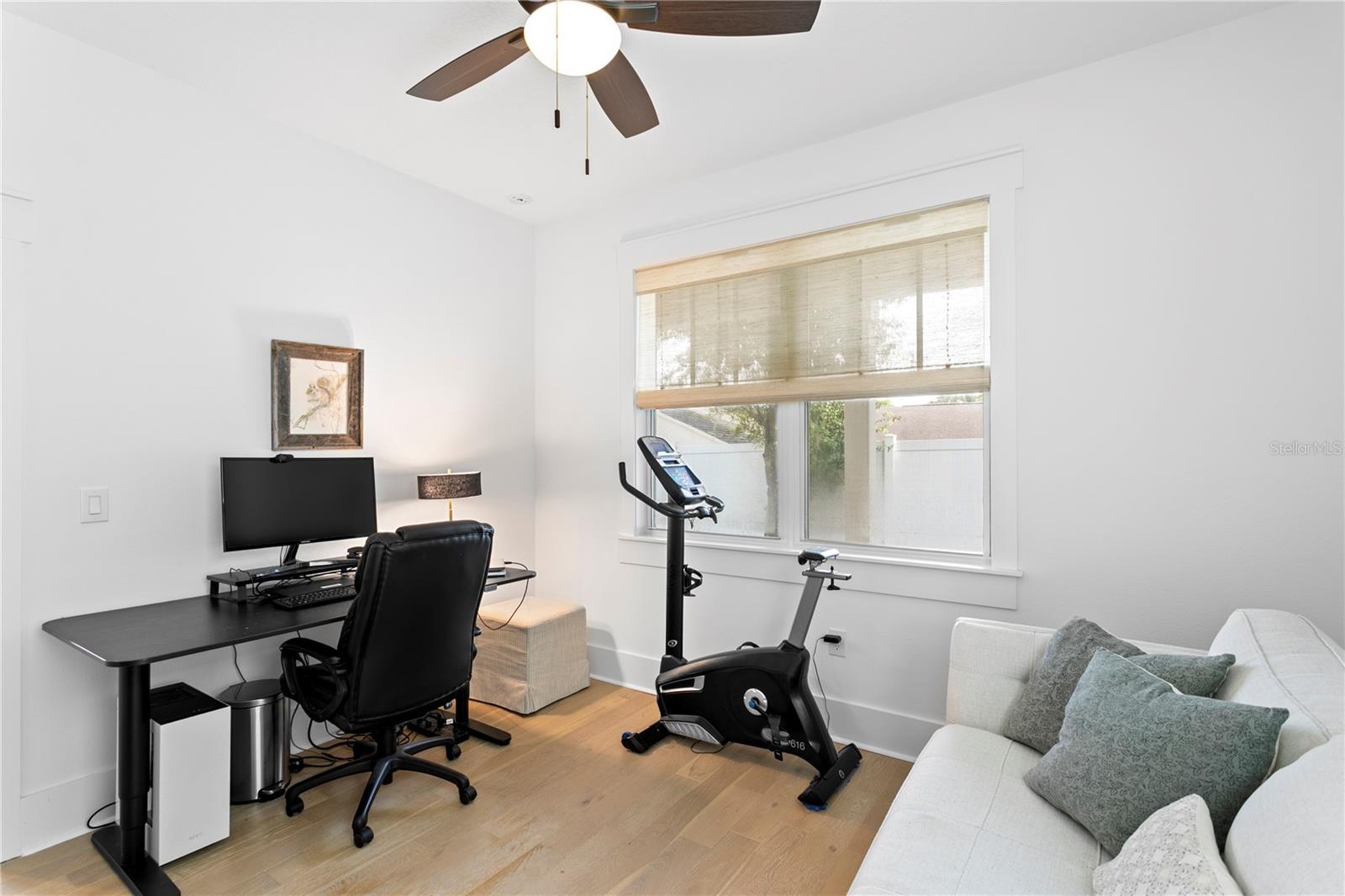 213 W ELM ST — photo 20
