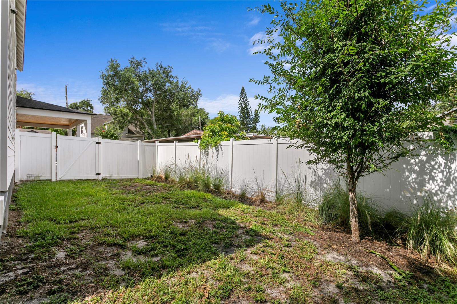 213 W ELM ST — photo 41
