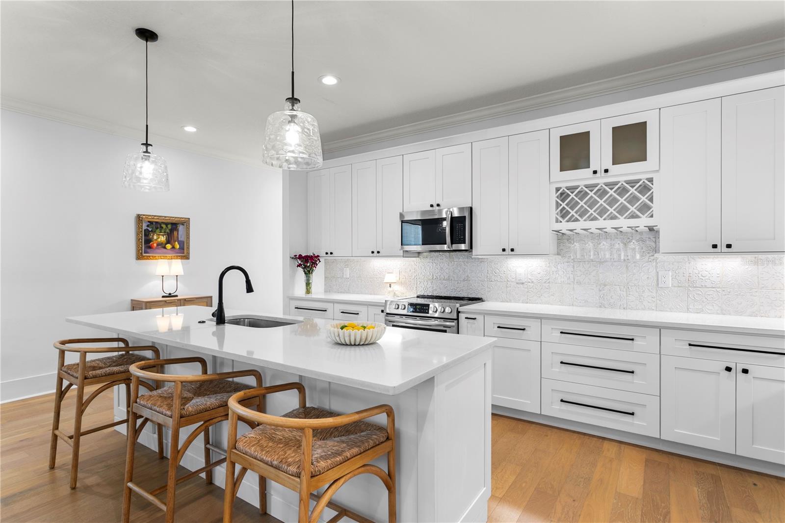 213 W ELM ST — photo 15