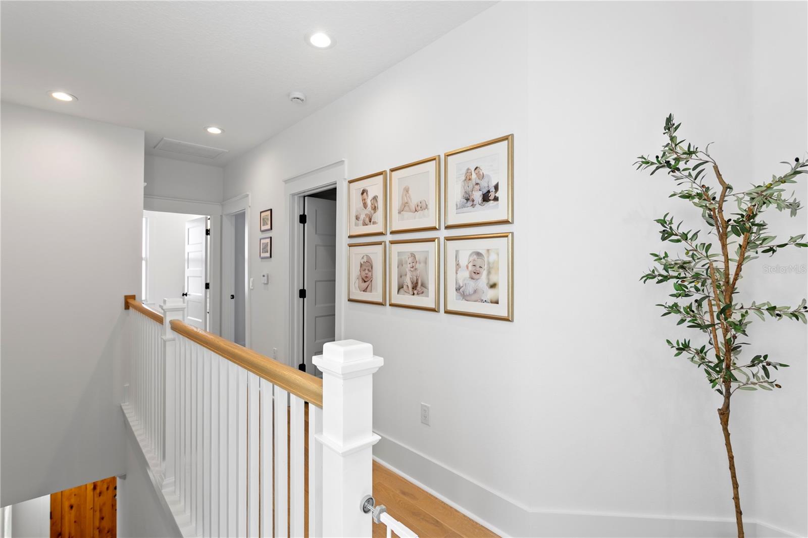 213 W ELM ST — photo 23