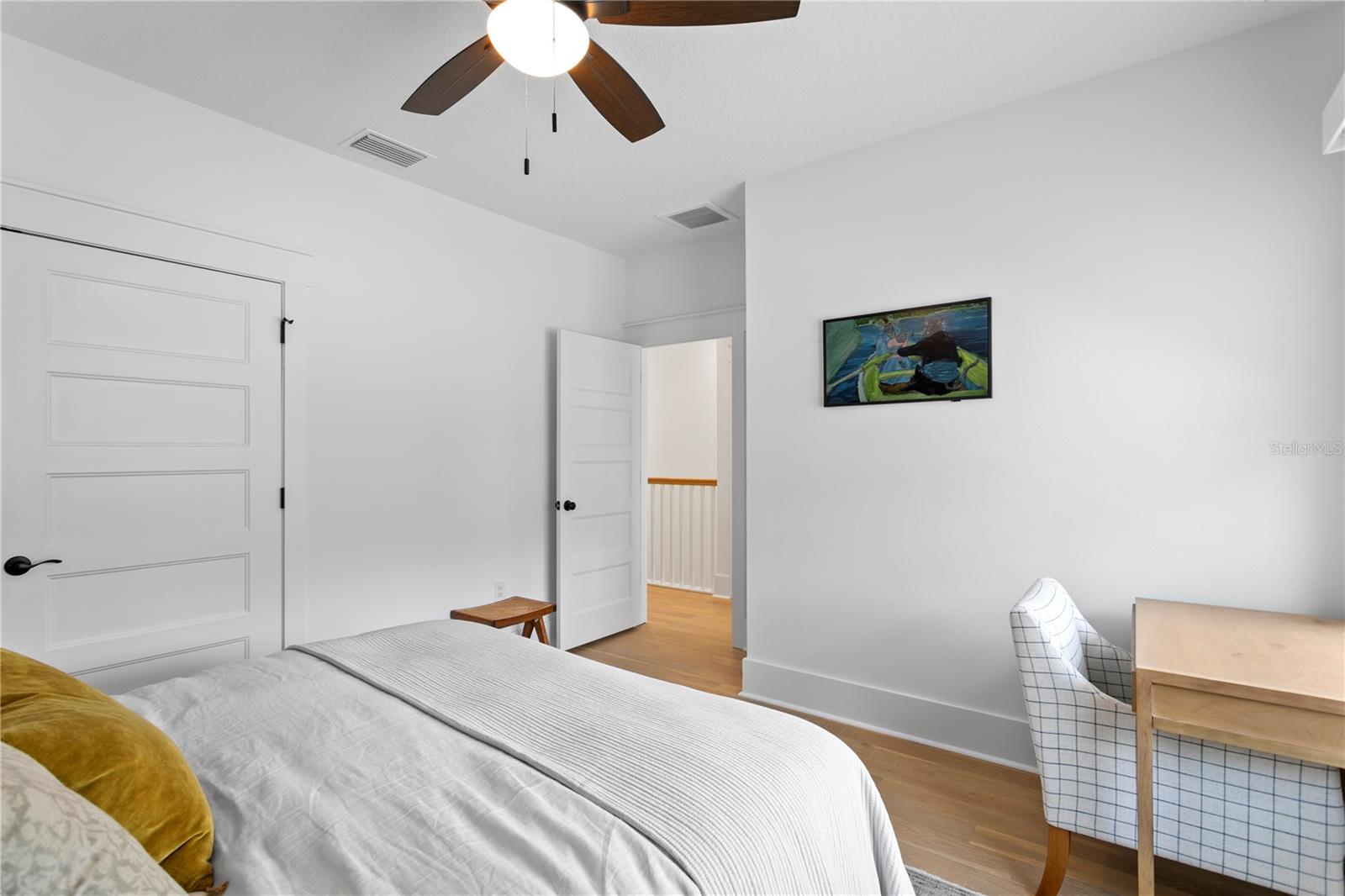 213 W ELM ST — photo 35