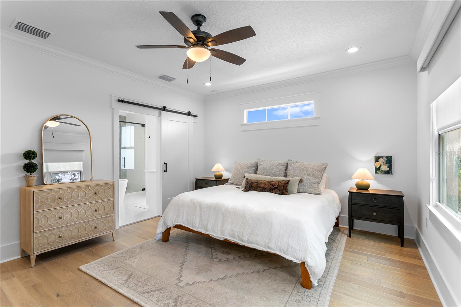 213 W ELM ST — photo 25