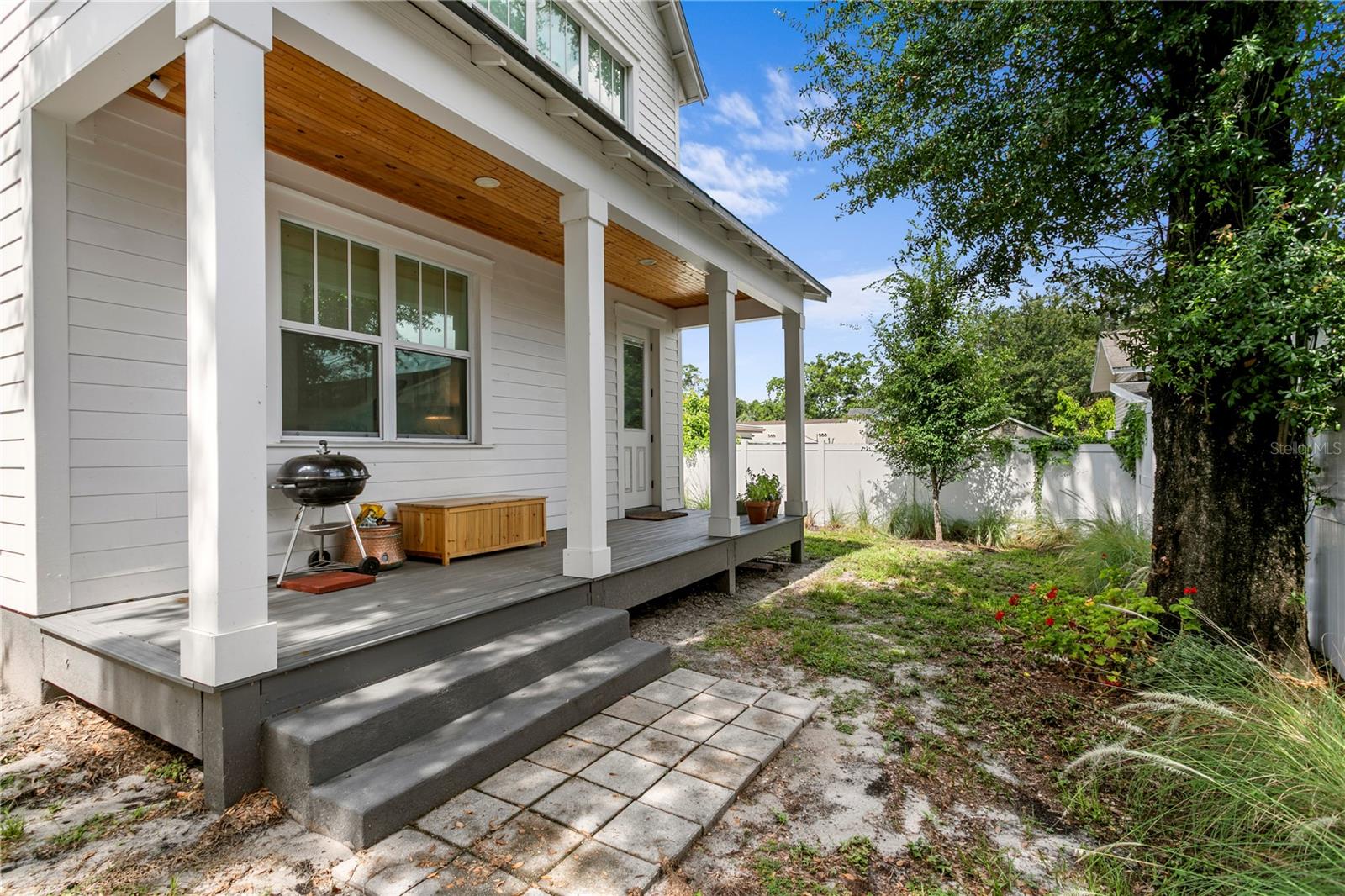 213 W ELM ST — photo 44