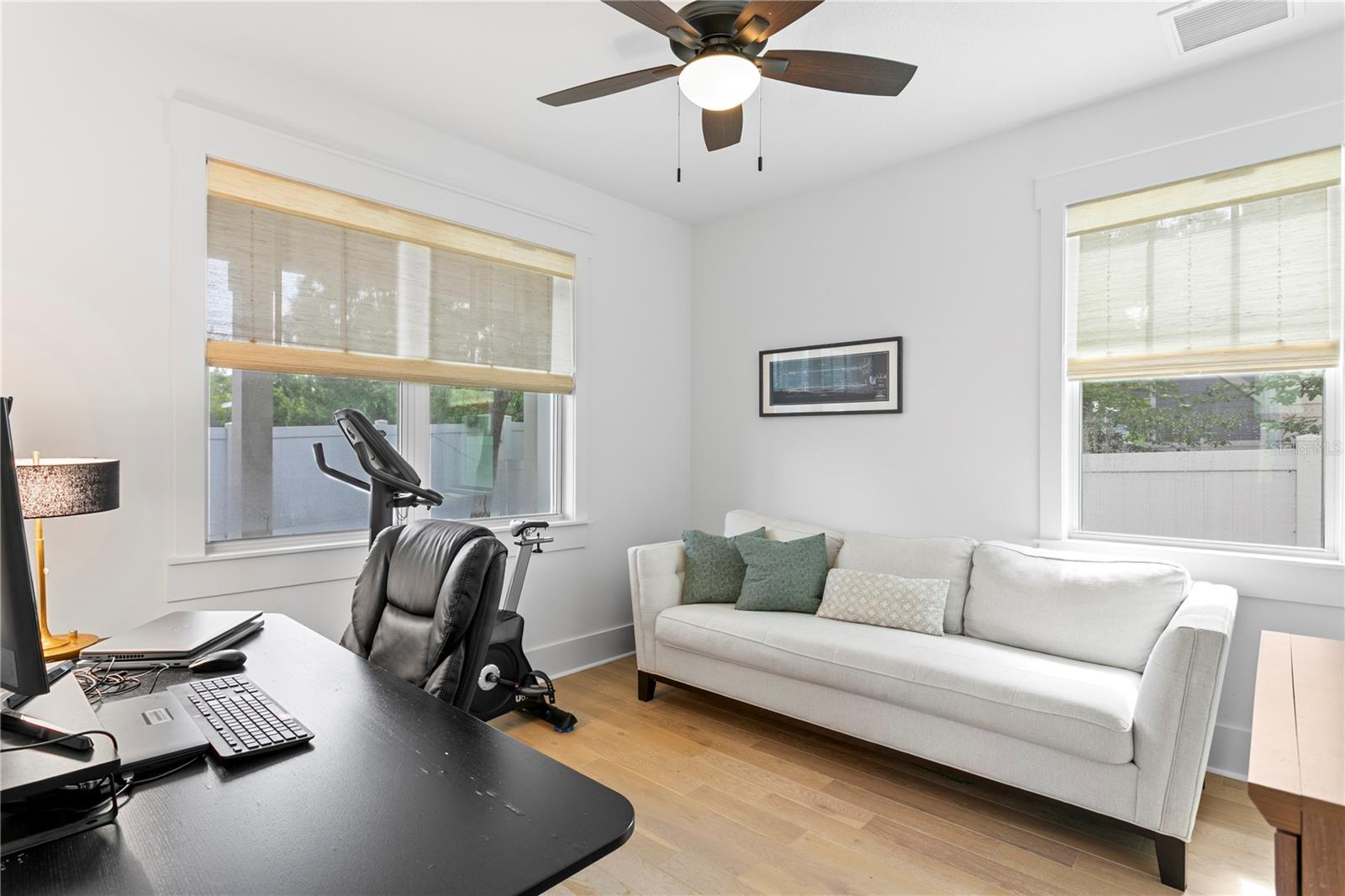 213 W ELM ST — photo 19