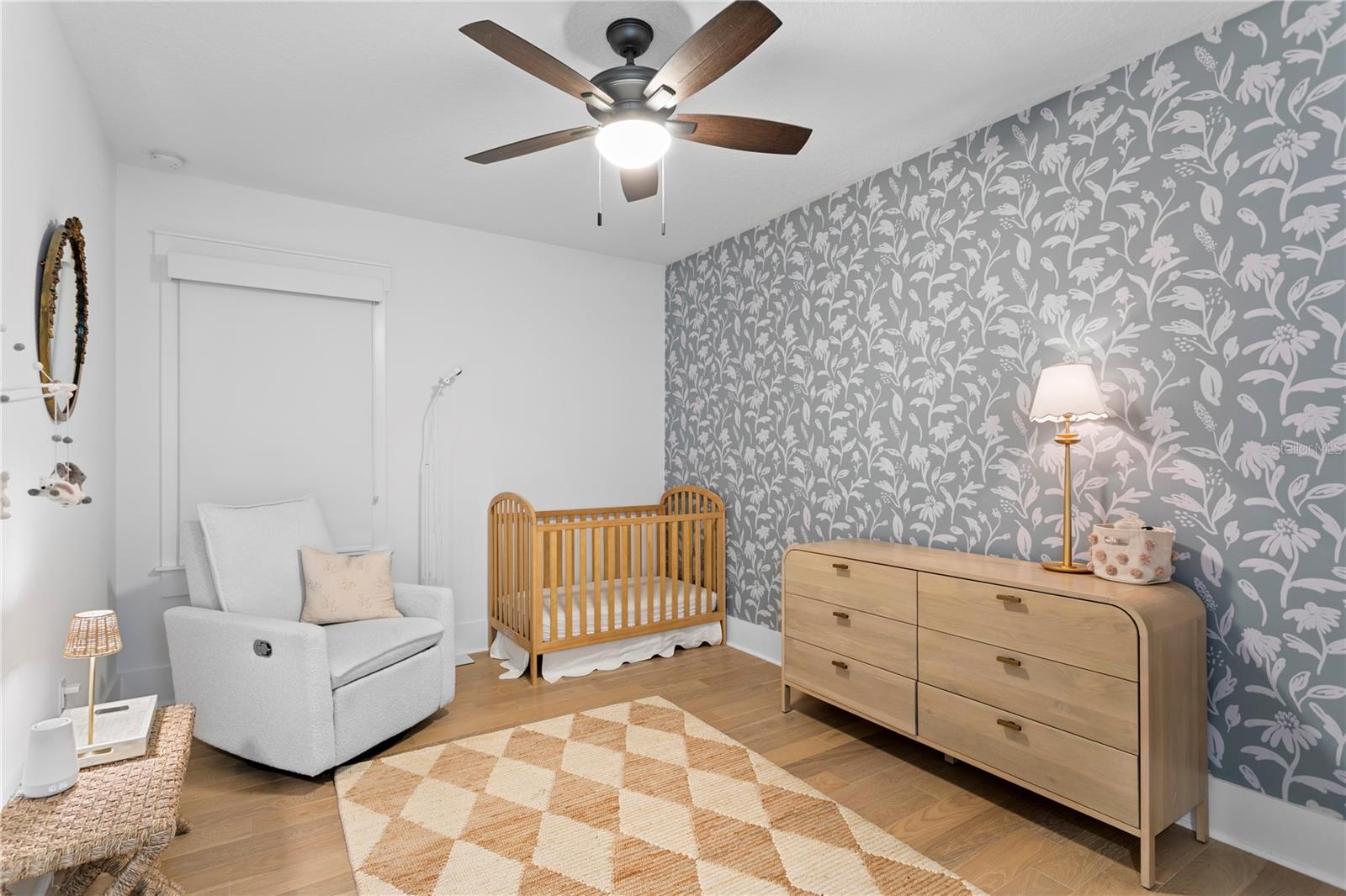 213 W ELM ST — photo 38