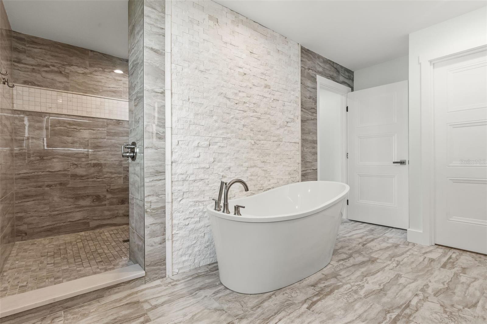 4598 CLEARWATER HARBOR DR S — photo 28