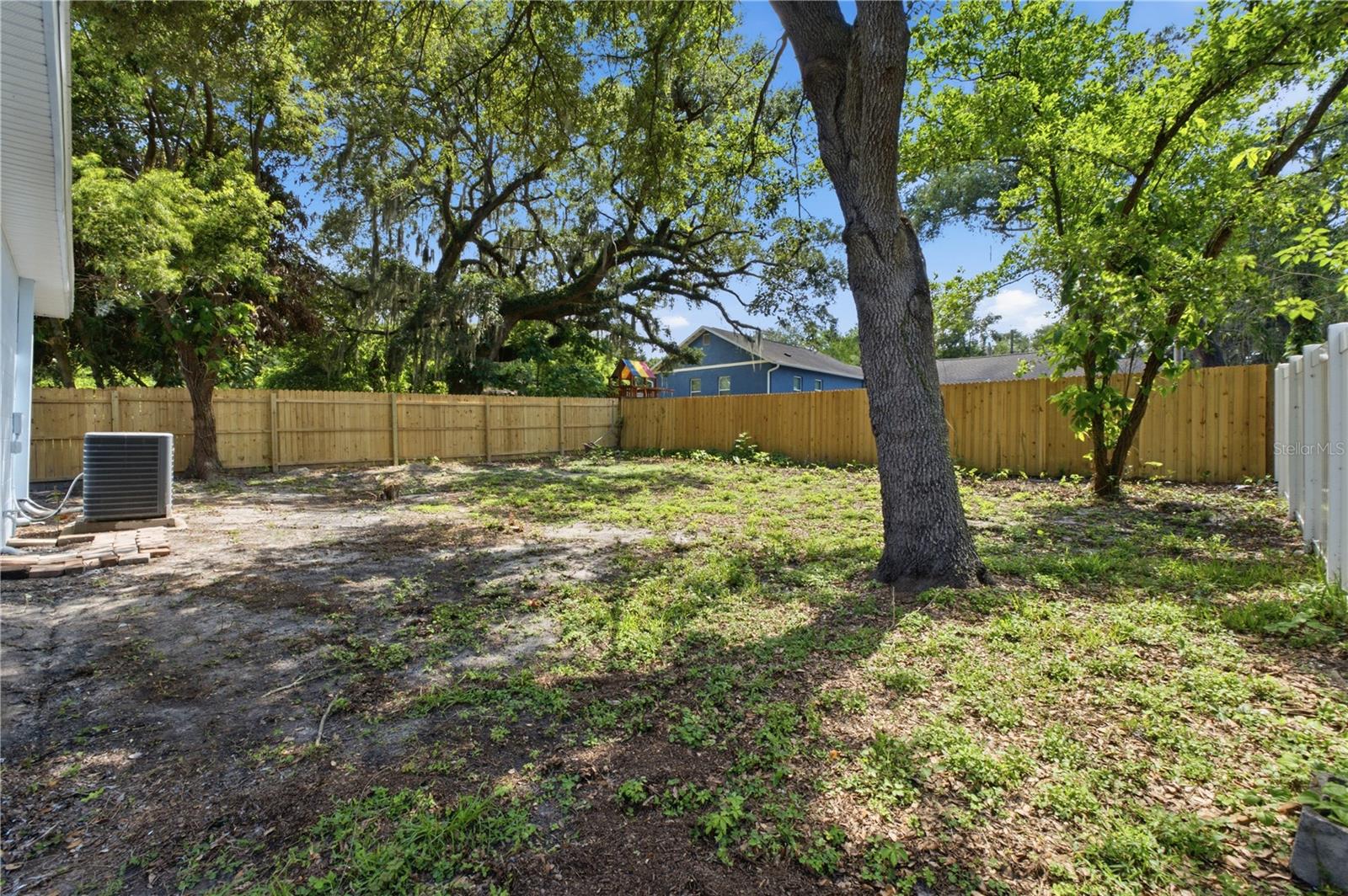 6812 LYMAN AVE — photo 22