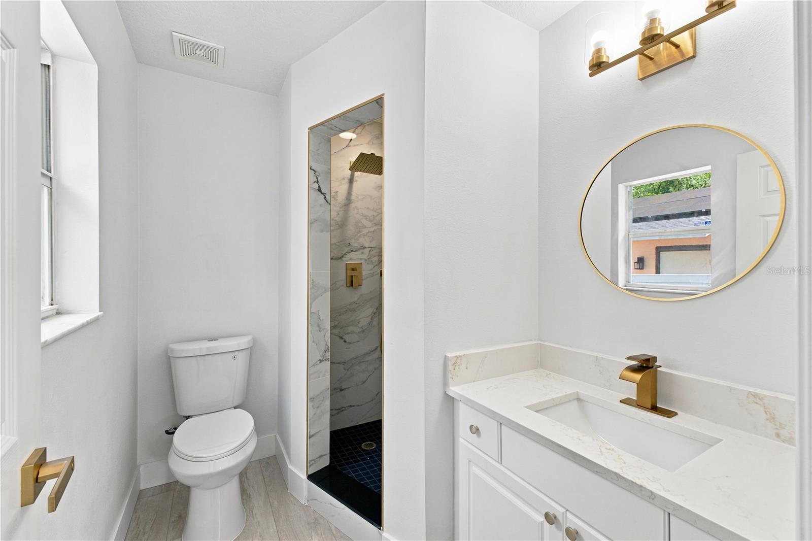6812 LYMAN AVE — photo 12