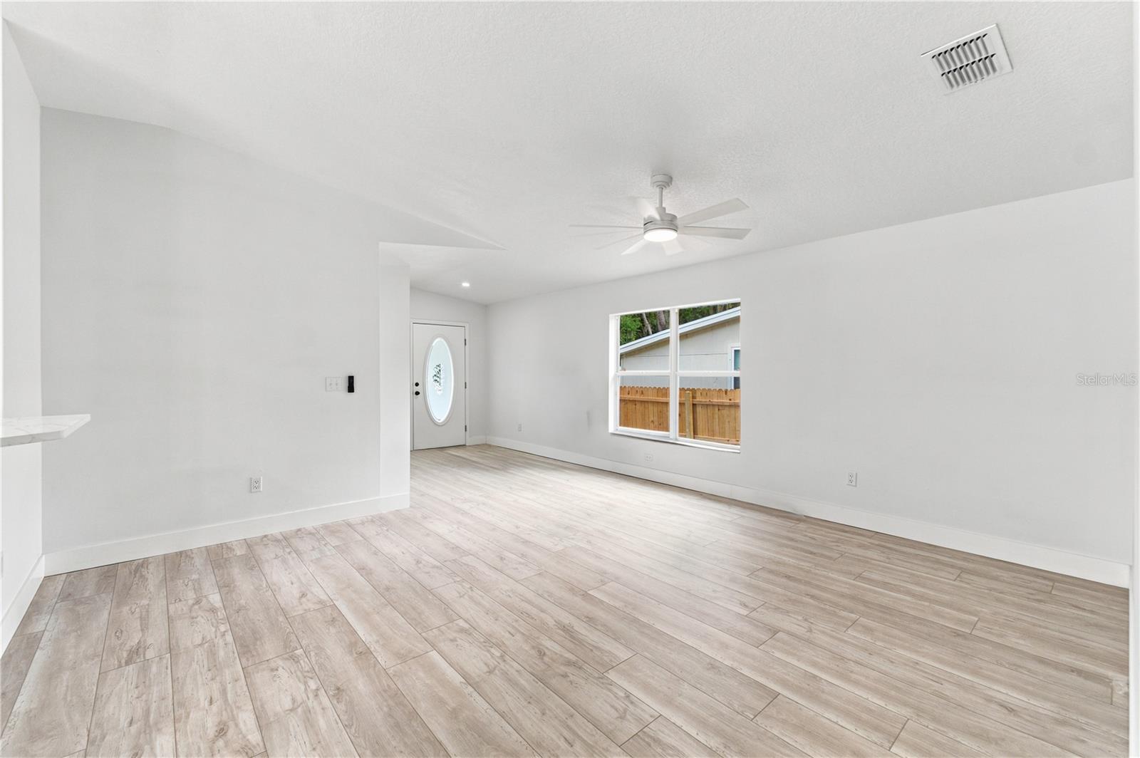 6812 LYMAN AVE — photo 19
