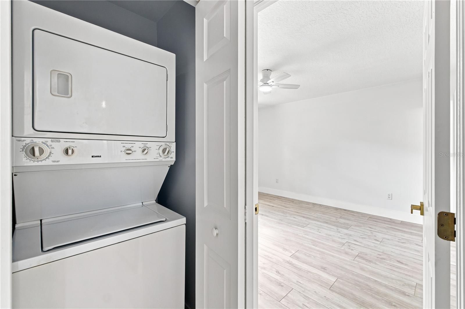 6812 LYMAN AVE — photo 25